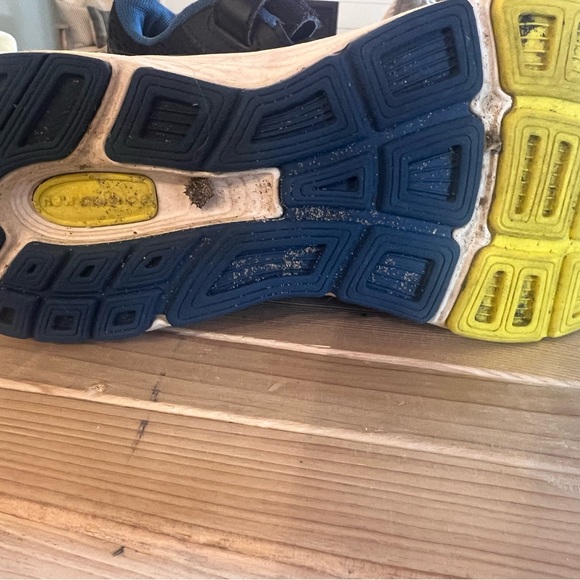 New Balance tennis shoes youth size 1 - Picture 6 of 7